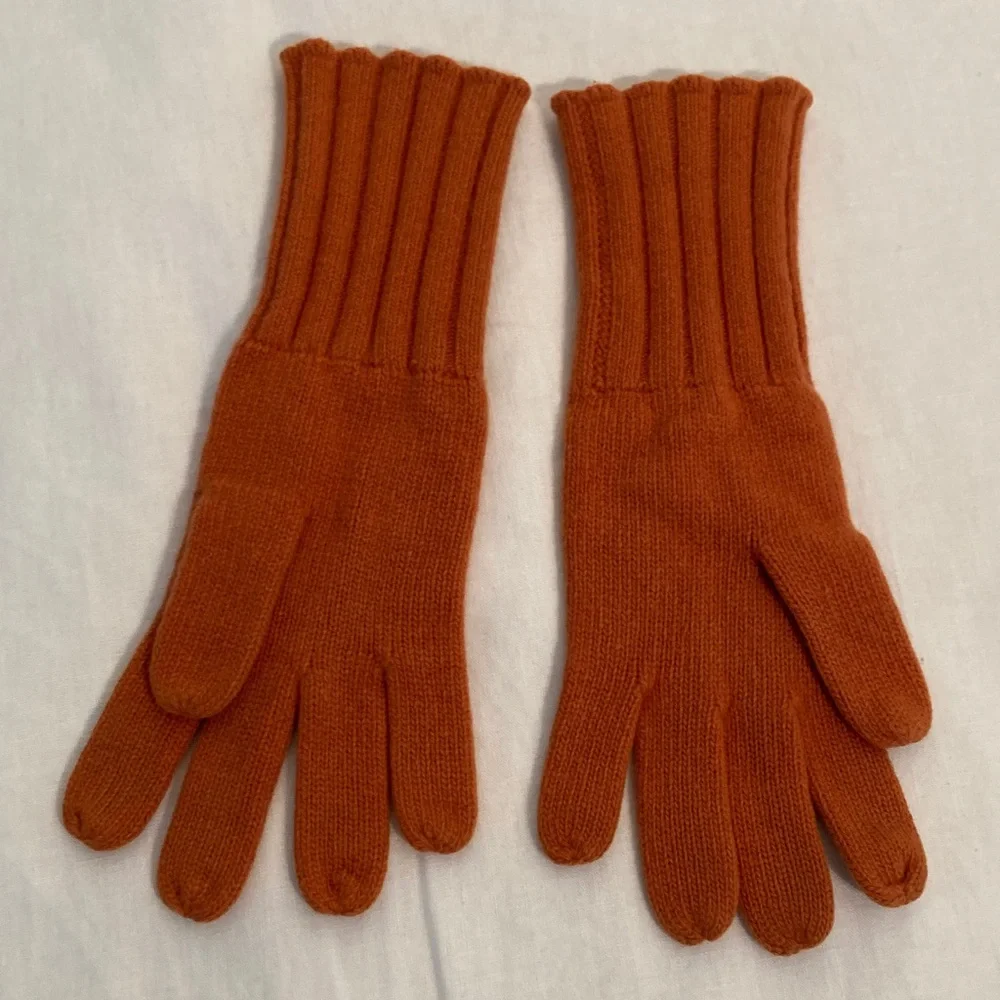 Portolano cashmere burnt Orange Gloves with Floral Design one size